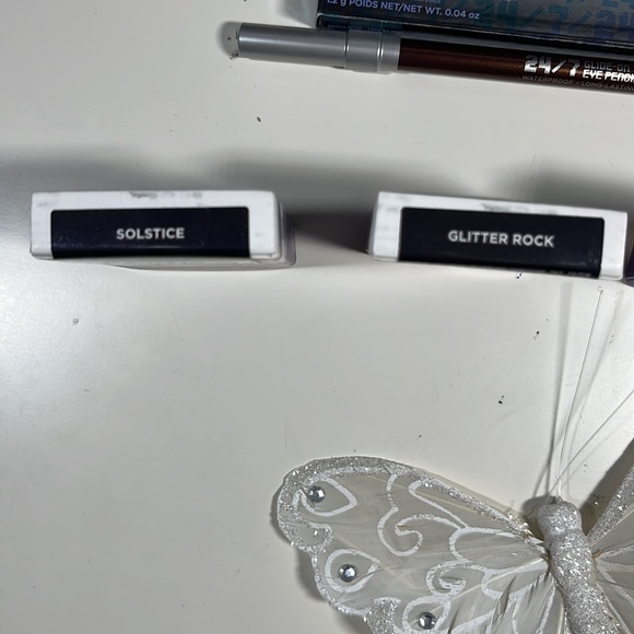 Urban decay, moon, dust shadows, and liner - Picture 3 of 4